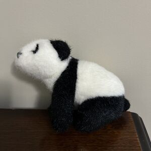 Gund Realistic Small Panda Bear Plush 05J72 6"